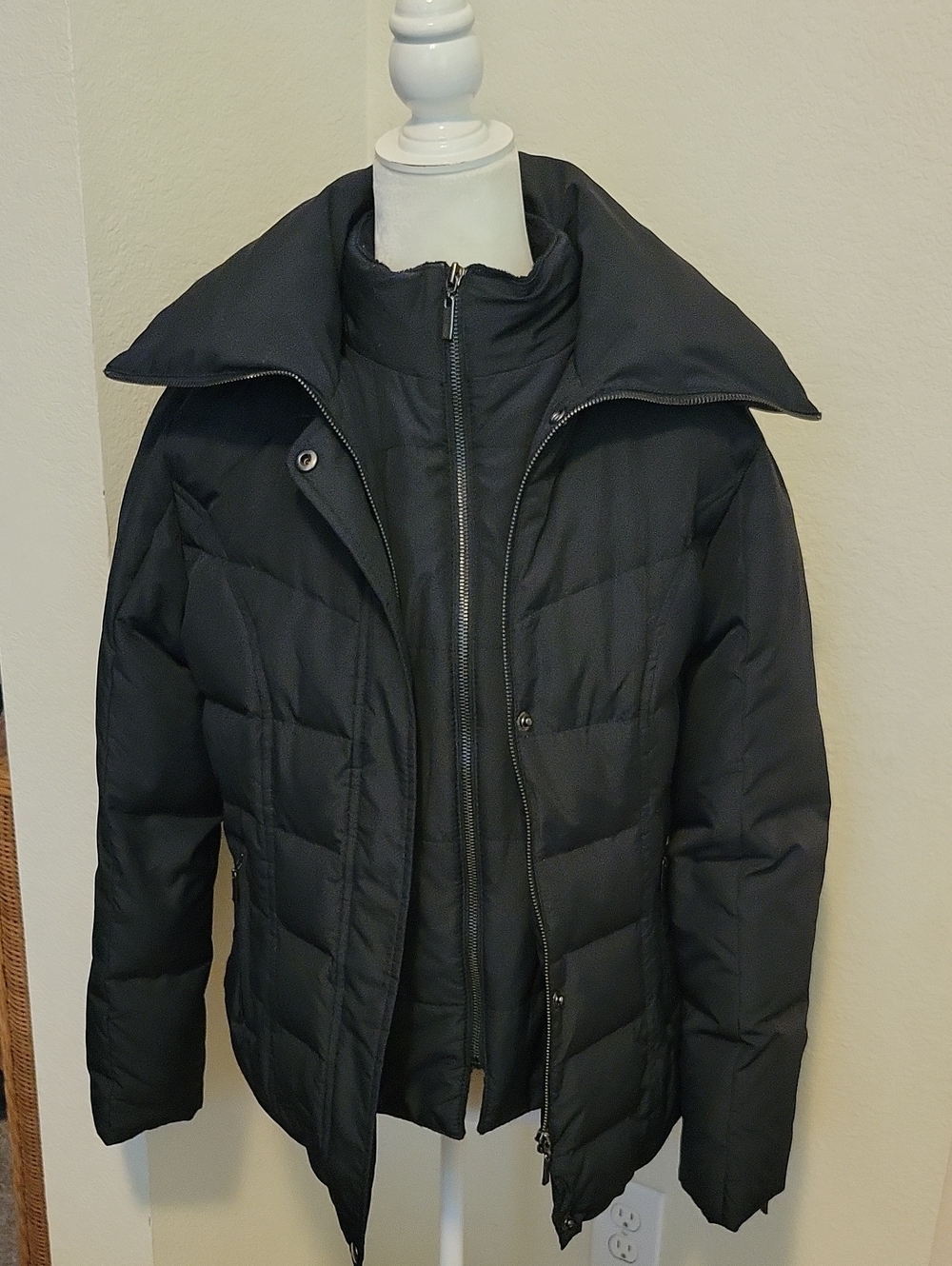 STYLE & CO WOMEN'S DOWN PUFFER JACKET.....SZ SMALL